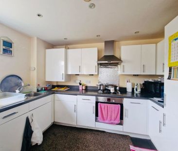 2 bed Ground Floor Flat for Rent - Photo 2