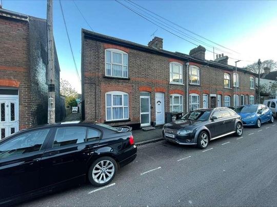 Lovely Three Bedroom House - Close To Town - Lu - Stanley Street, LU1 - Photo 1