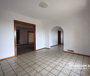 Spacious Family Living with Beautiful Gardens And Room to Grow - Photo 2