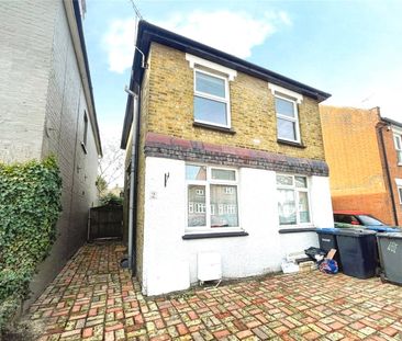 Queens Road, Egham, Surrey, TW20 9RT - Photo 6