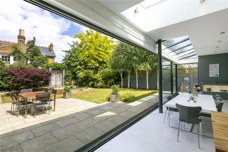 3 bedroom detached house to rent - Photo 3