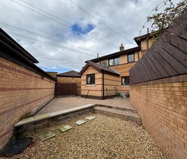 62 Laurelgrove Dale, Belfast, BT8 6ZF - Photo 2