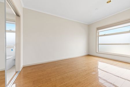 1/65 Lincoln Road, Essendon VIC 3040 - Townhouse For Rent | Domain - Photo 2