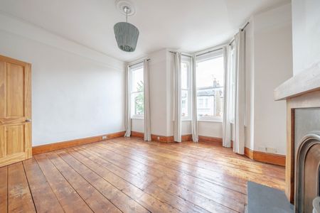 2 Bed Flat, Adys Road, SE15 - Photo 2