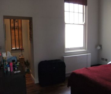 1 Bed Flat, Fulham Road, SW6 - Photo 4