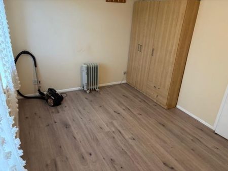 1 Bedroom Flat To Let - Photo 2