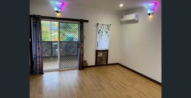 Spacious and versatile 3 bedroom,aircond 2 bathrms First Floor Appartment in the centre of Birkdale - Photo 1