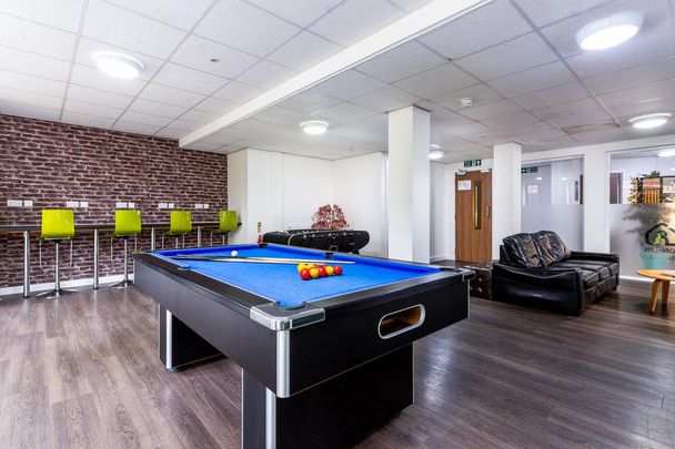 Studio to rent - Photo 1