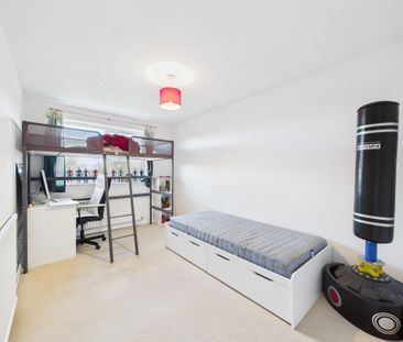 St. Merryn Court, Beckenham, BR3, London - Photo 4