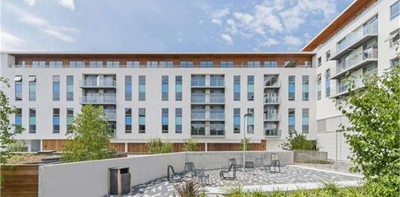 Derry Court, Streatham, SW16 - Photo 2