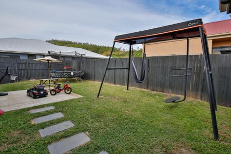 1 Coolidge Street, Mount Louisa - Photo 3