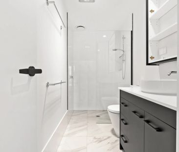 Stylish 2-Bedroom Apartment in the Heart of Chermside - Photo 4