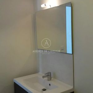 Location Appartement 1 pièce 26m² MARSEILLE 8ème - Photo 2