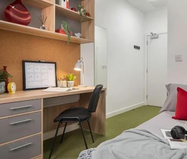 5 bedroom flat to rent - Photo 3