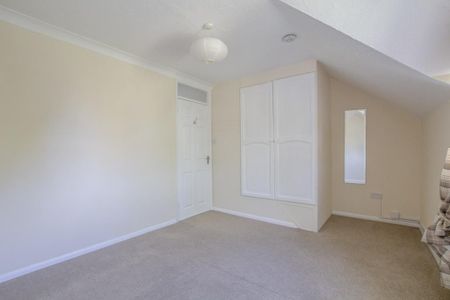 2 bedroom semi-detached house to rent - Photo 5