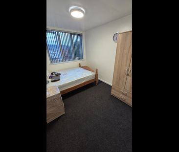 Room in a Shared Flat, Birmingham, B12 - Photo 5