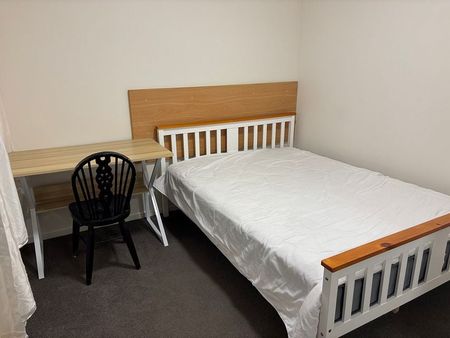 Modern 2BR City Apt with Balcony!Near sky tower. - Photo 3