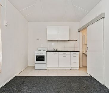 One bedroom unit in a great location - Photo 1