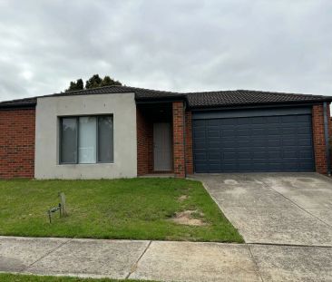 114 Ahern Road, Pakenham VIC 3810 - Photo 4