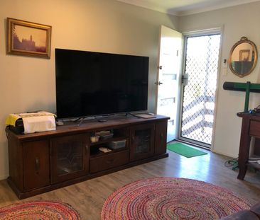 Upstairs Level | Fully Furnished | Utilities included - Photo 2