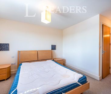 2 bedroom apartment to rent The Roundhouse, Gunwharf Quays, Portsmo... - Photo 3