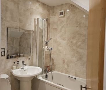 1 Bed Flat, Rabbits Road, E12 - Photo 5