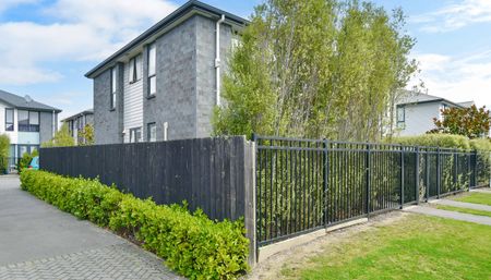 Stylish Living on the Edge! - Photo 4