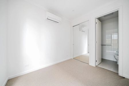 Stunning, brand new, CBD fringe - Photo 3