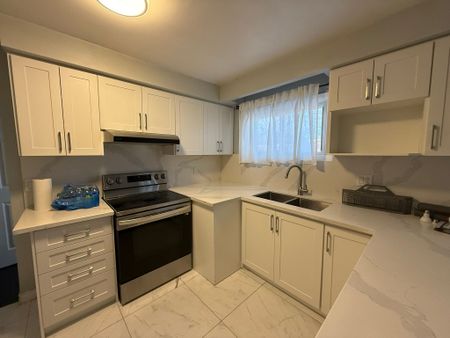 For Lease - 3563 Laddie Crescent Unit# Upper, Mississauga, Ontario - Photo 3