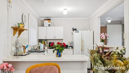 Modern 3 Bedroom Family Home! - Photo 3