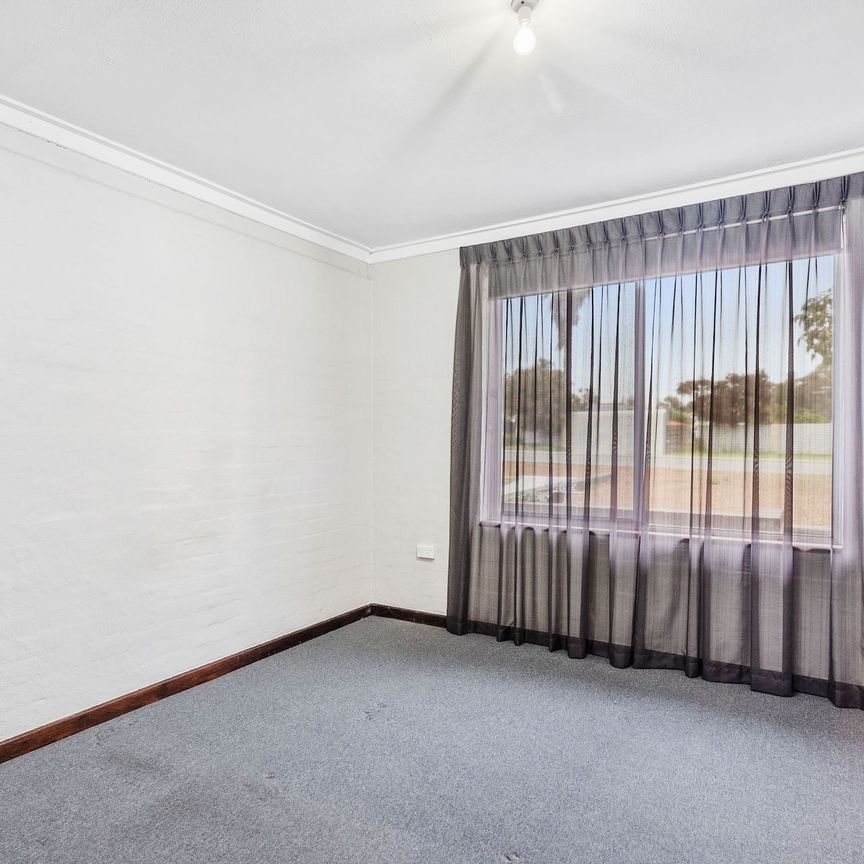 11 Burley Street, Mandurah. - Photo 1