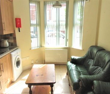 Two Great Apartments, 73 Agincourt Avenue, Queens Quarter, Belfast,... - Photo 2