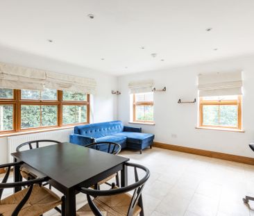 To Let 4 Bedroom House - Photo 1