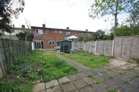 3 bedroom terraced house to rent - Photo 2