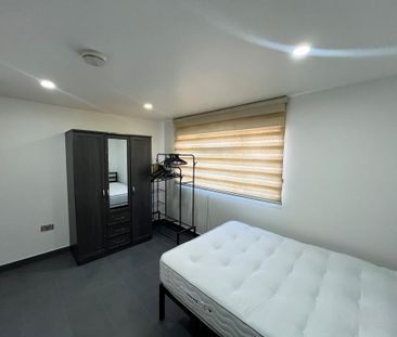 House share to rent - Photo 2