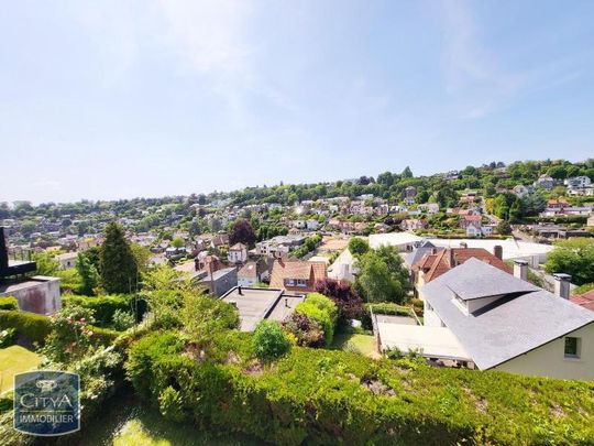 Location Maison 3 pièces 70m² MONT ST AIGNAN 76130 - Photo 1