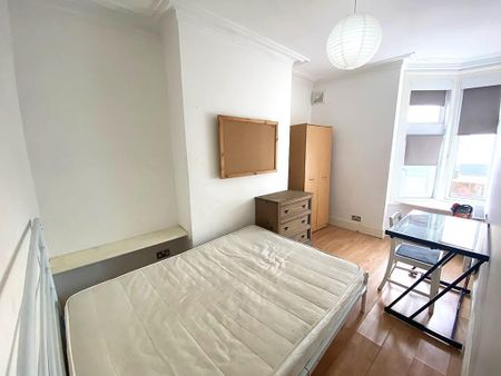 7 bedroom end of terrace house to rent - Photo 3