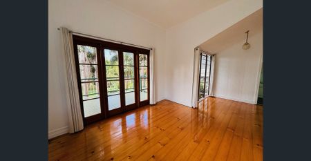 CHARMING CLAYFIELD COTTAGE - Photo 5