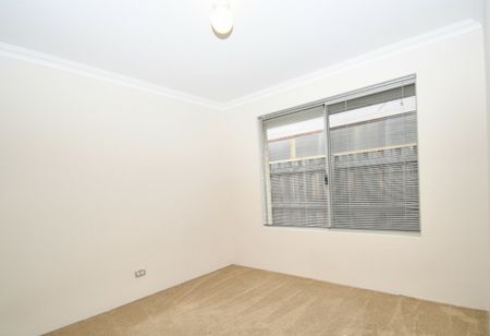 Spacious 4x2 Family Home - Prime Location! - Photo 5