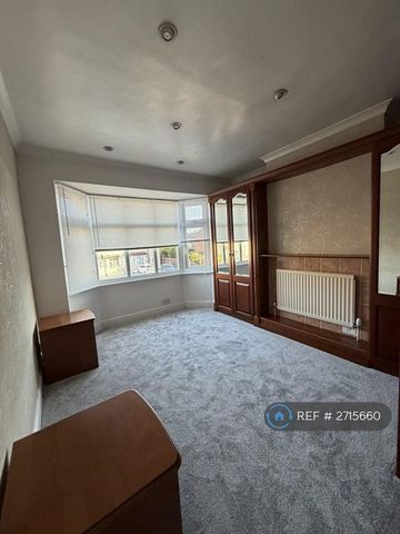 3 bedroom terraced house to rent - Photo 5