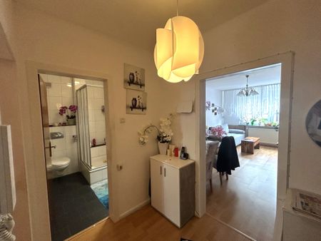 2-Zimmer-Wohnung mit Balkon | frisch renoviert | Bottroper Innenstadtnähe mit Garage - Photo 5