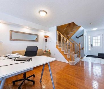 2458 Baintree Crescent town house — Oakville, ON (3-Bedroom) - 3 Bedroom - Photo 1