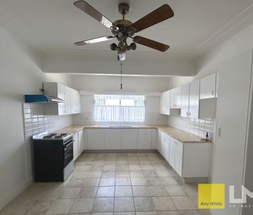 Perfect Family Home - Photo 6