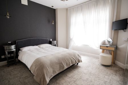 2 Bed Flat, Portman Mansions, W1U - Photo 2