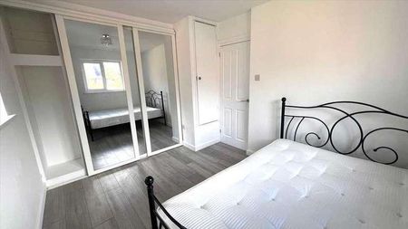 Langtons Meadow, Farnham Common, SL2 - Photo 3