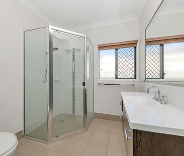 Immaculate 4-Bedroom Residence with Pool in Bohle Plains! - Photo 6