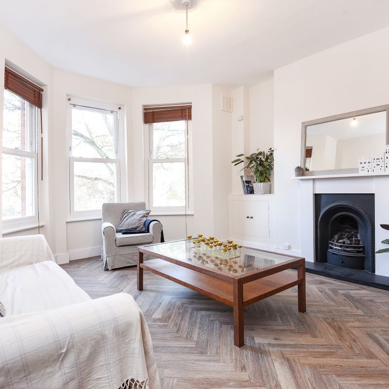 Elms Crescent, Clapham, London, SW4 - Photo 1