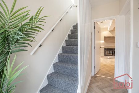 1 bedroom in a house share to rent - Photo 2
