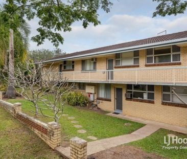 Convenient Gaythorne Living with Modern Comfort - Photo 4