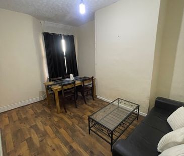 3 Bed Terraced House, Kensington Street, M14 - Photo 1
